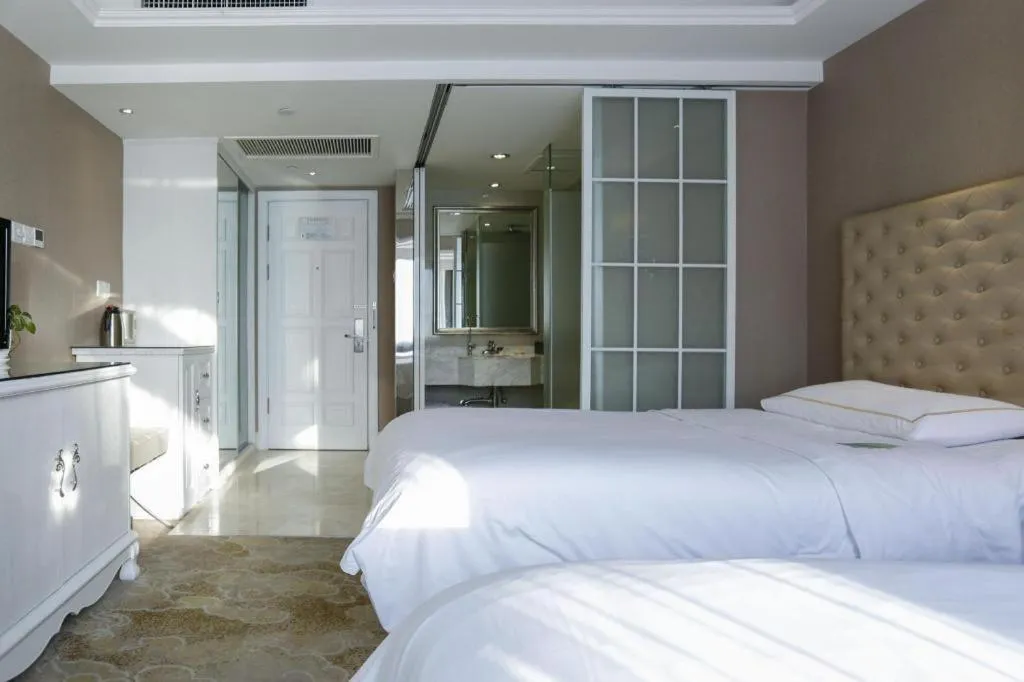 Bed in Yantai Bihai Hotel