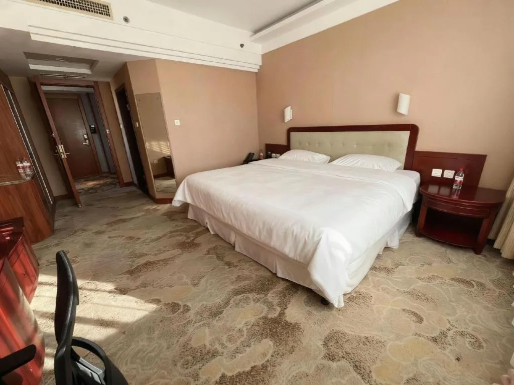 Bed in Yantai Bihai Hotel