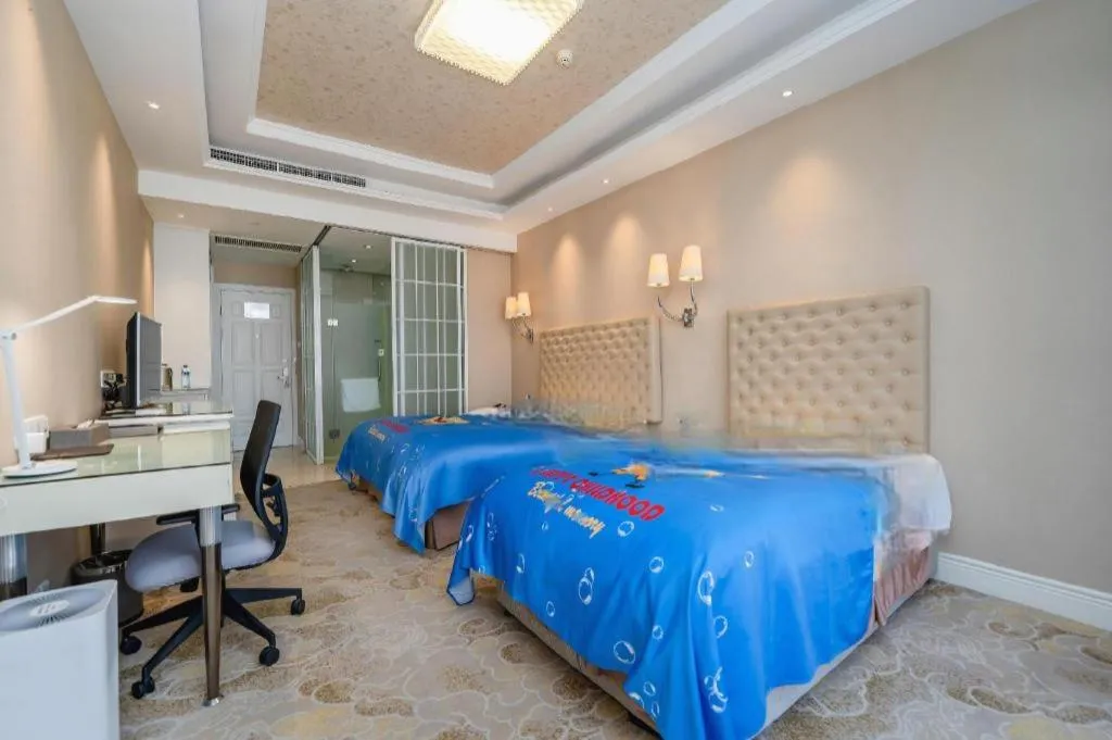 Bed in Yantai Bihai Hotel