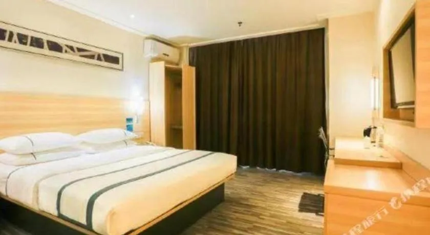 Bed in City Comfort Inn Guigang Tangren Street