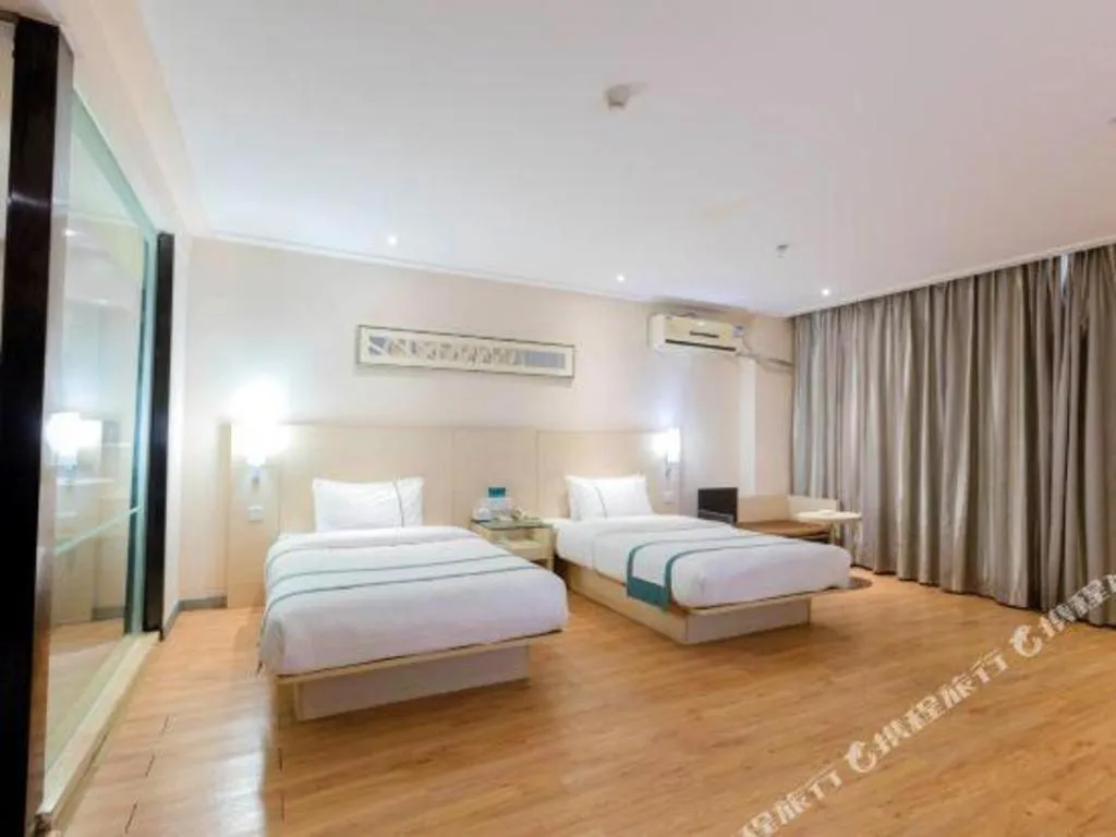 Bed in City Comfort Inn Guigang Tangren Street