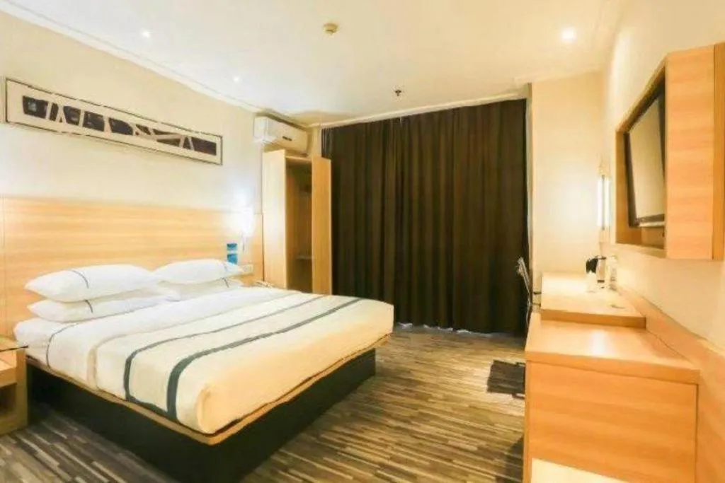 Bed in City Comfort Inn Guigang Tangren Street