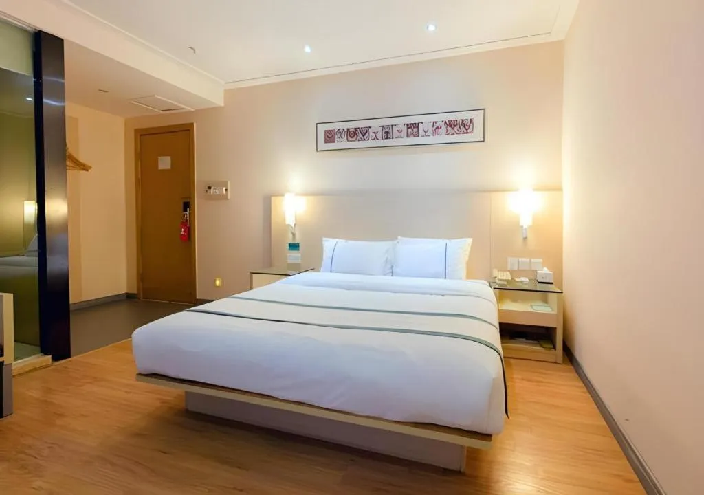 Bed in City Comfort Inn Guigang Tangren Street