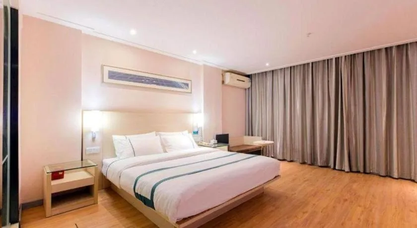 Bed in City Comfort Inn Guigang Tangren Street