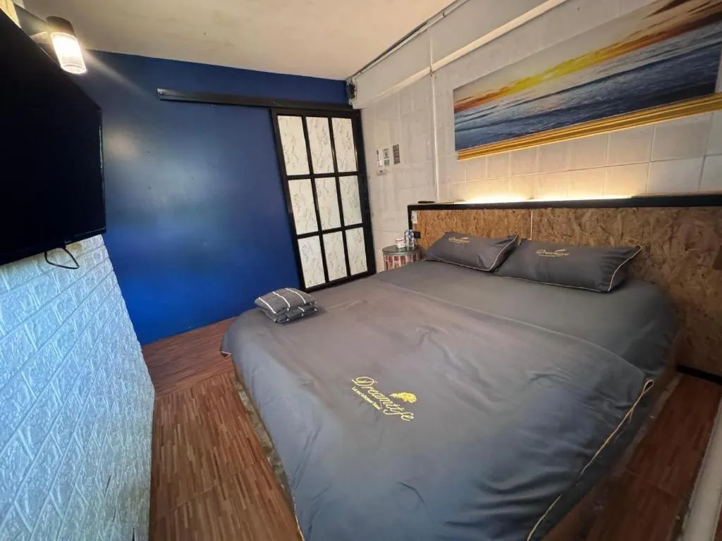 Bed in Near beach hostel