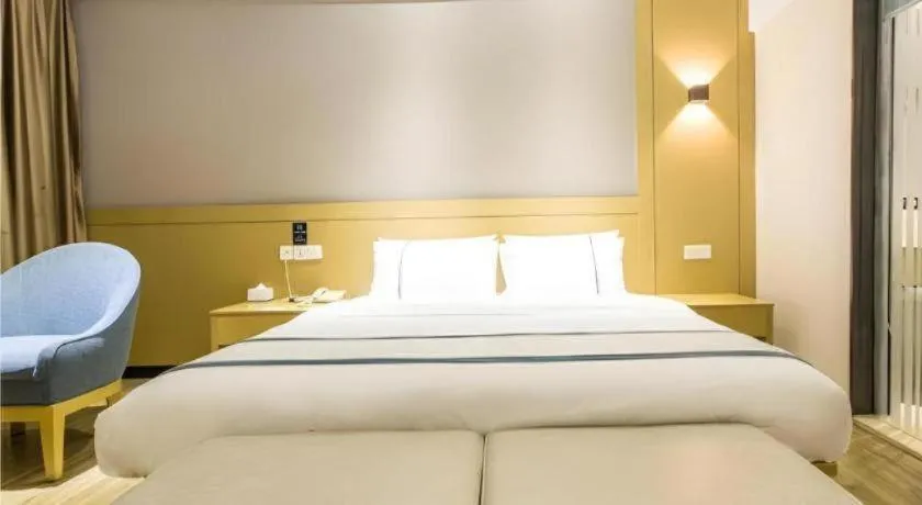 Bed in City Comfort Inn Liuzhou Liunan Wanda Plaza