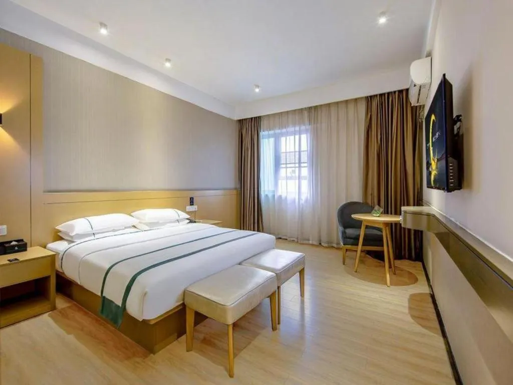 Bed in City Comfort Inn Liuzhou Liunan Wanda Plaza