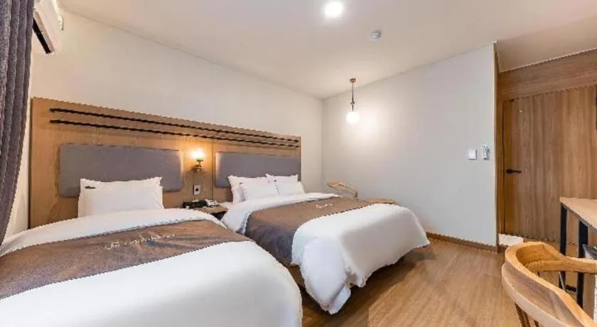 Bed in Hotel Urban Brown