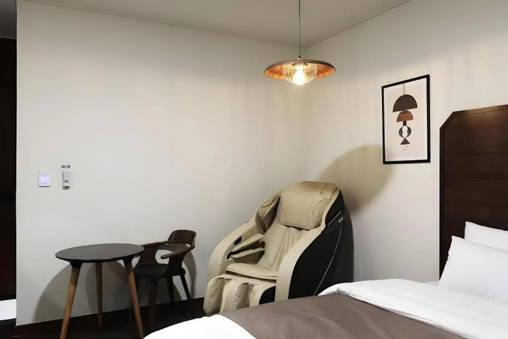 Bed in Hotel Urban Brown