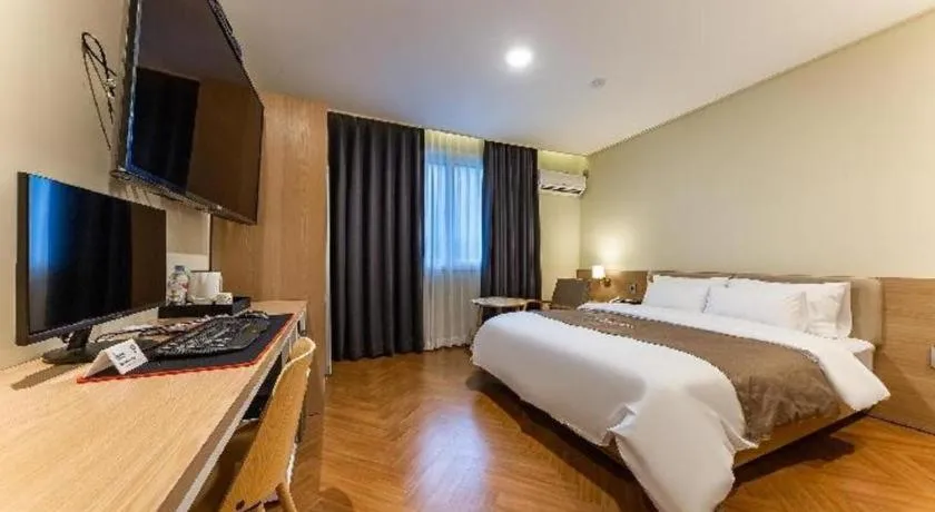 Bed in Hotel Urban Brown