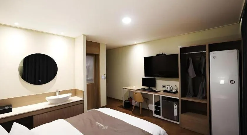 Bed in Hotel Urban Brown