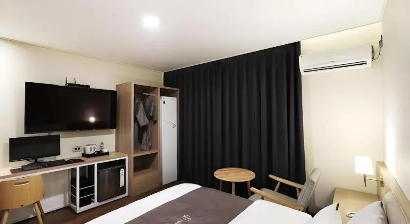 Bed in Hotel Urban Brown