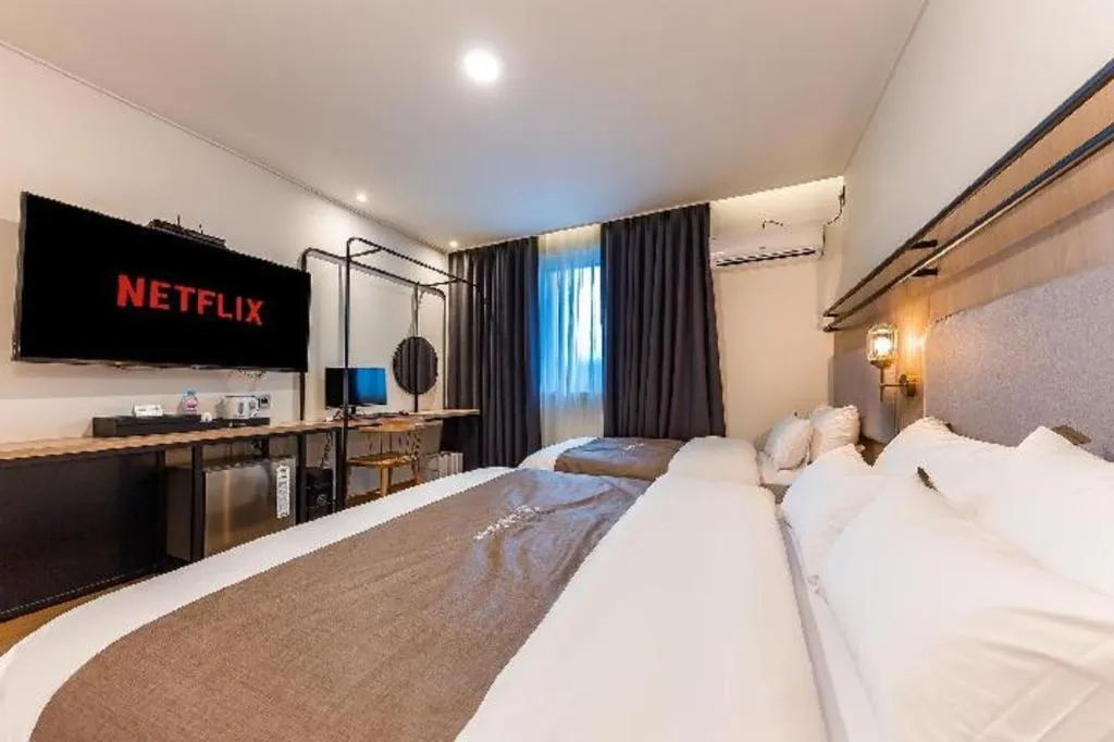 Bed in Hotel Urban Brown