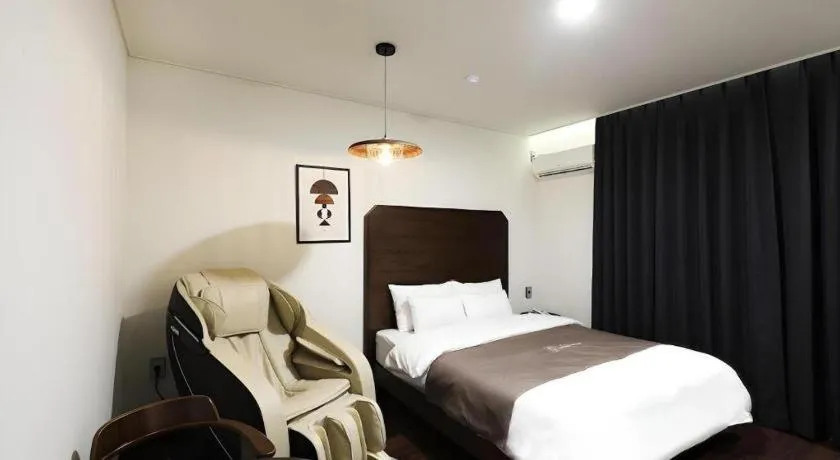 Bed in Hotel Urban Brown