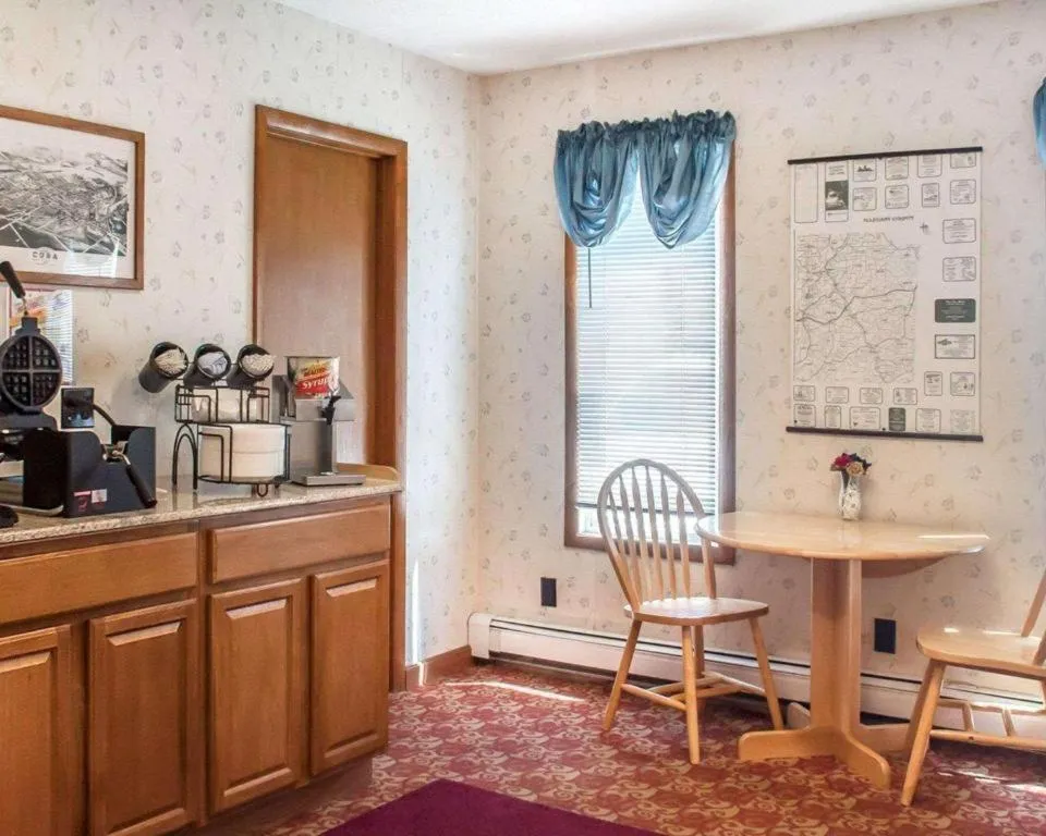 Econo Lodge Cuba I-86