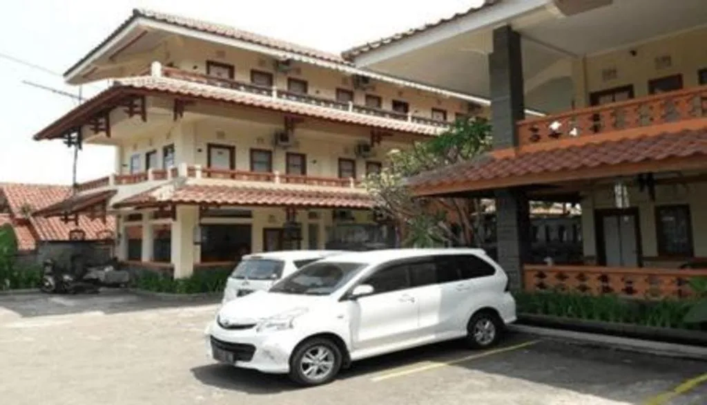 Arondari Hotel