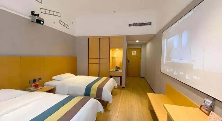 Bed in Carrianna Hotel