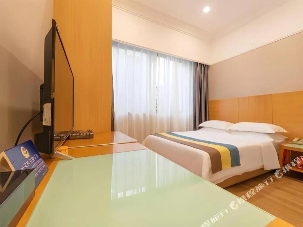 Bed in Carrianna Hotel