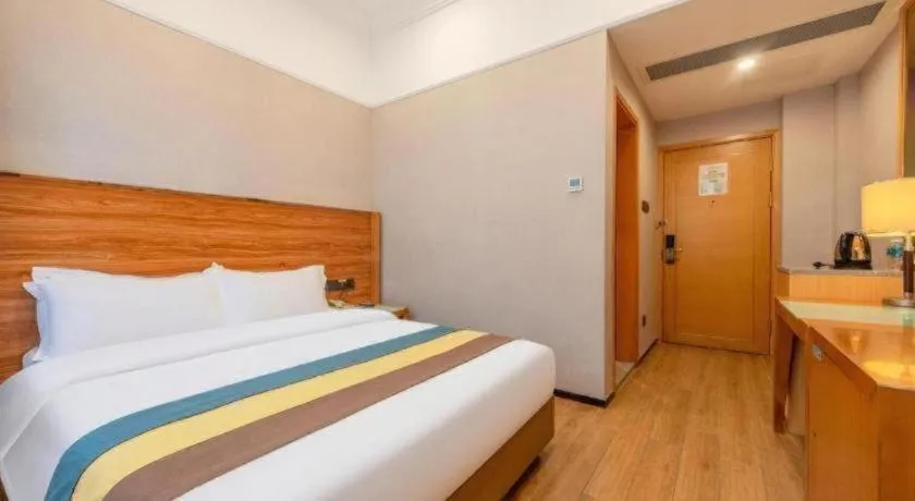 Bed in Carrianna Hotel