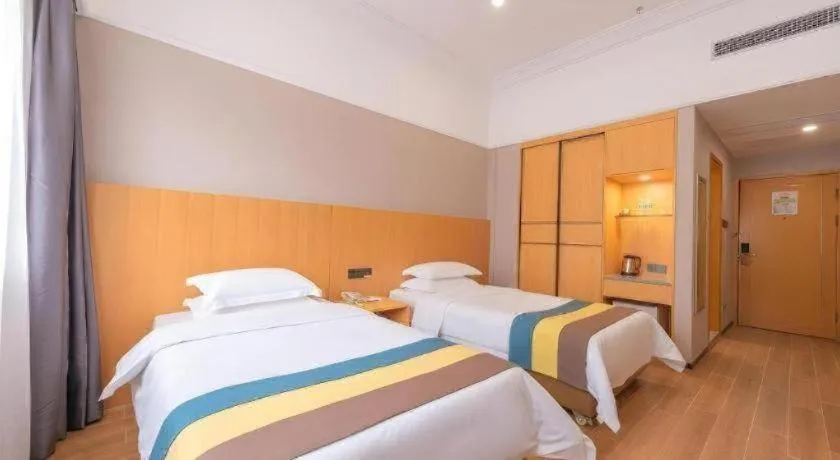 Bed in Carrianna Hotel