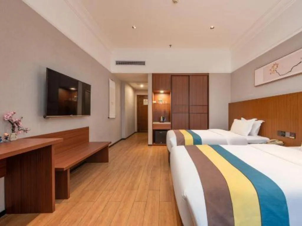 Bed in Carrianna Hotel