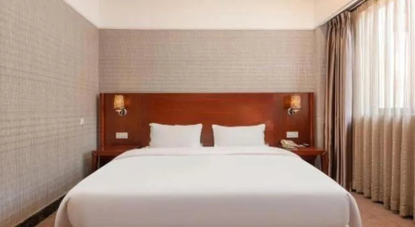 Bed in Carrianna Hotel