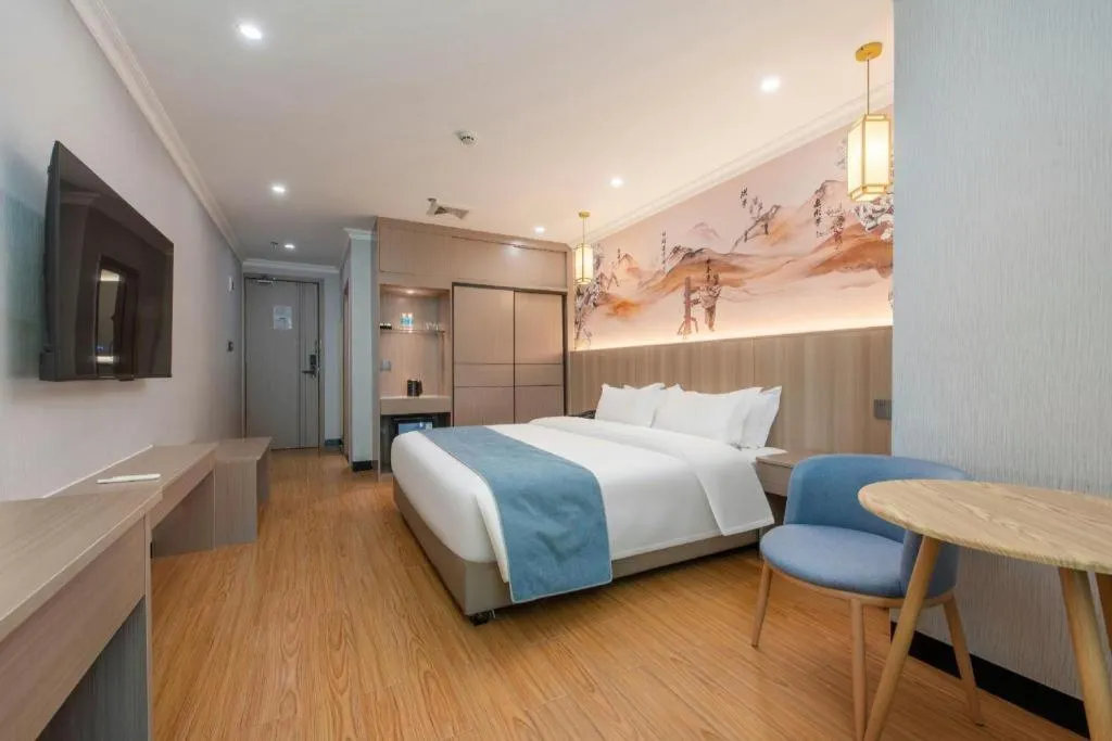 Bed in Carrianna Hotel