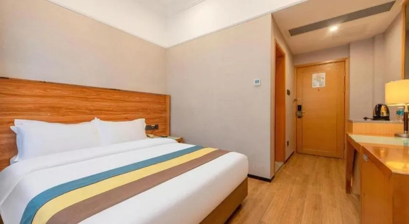 Bed in Carrianna Hotel