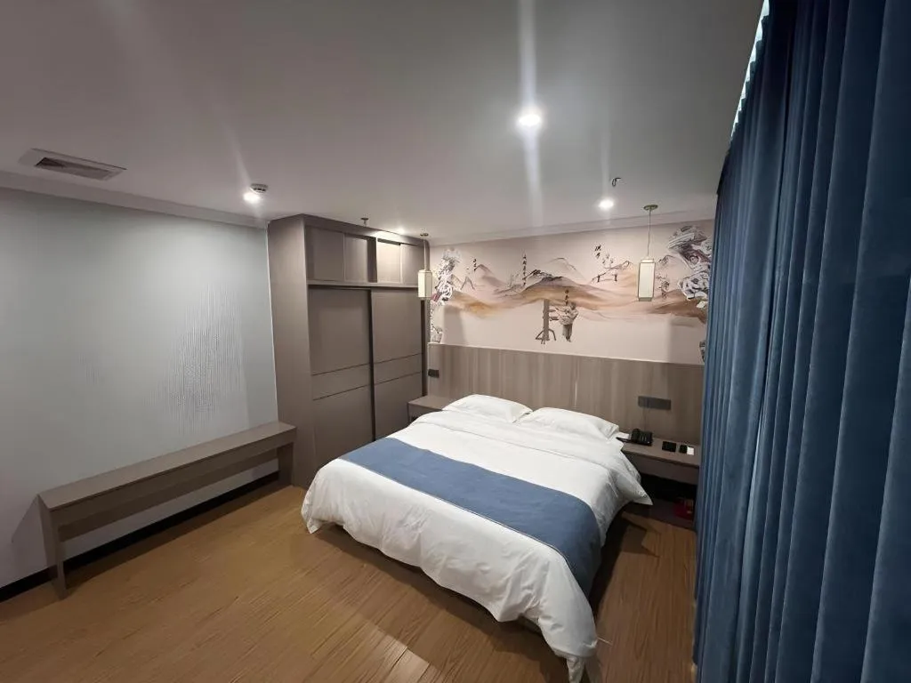 Bed in Carrianna Hotel