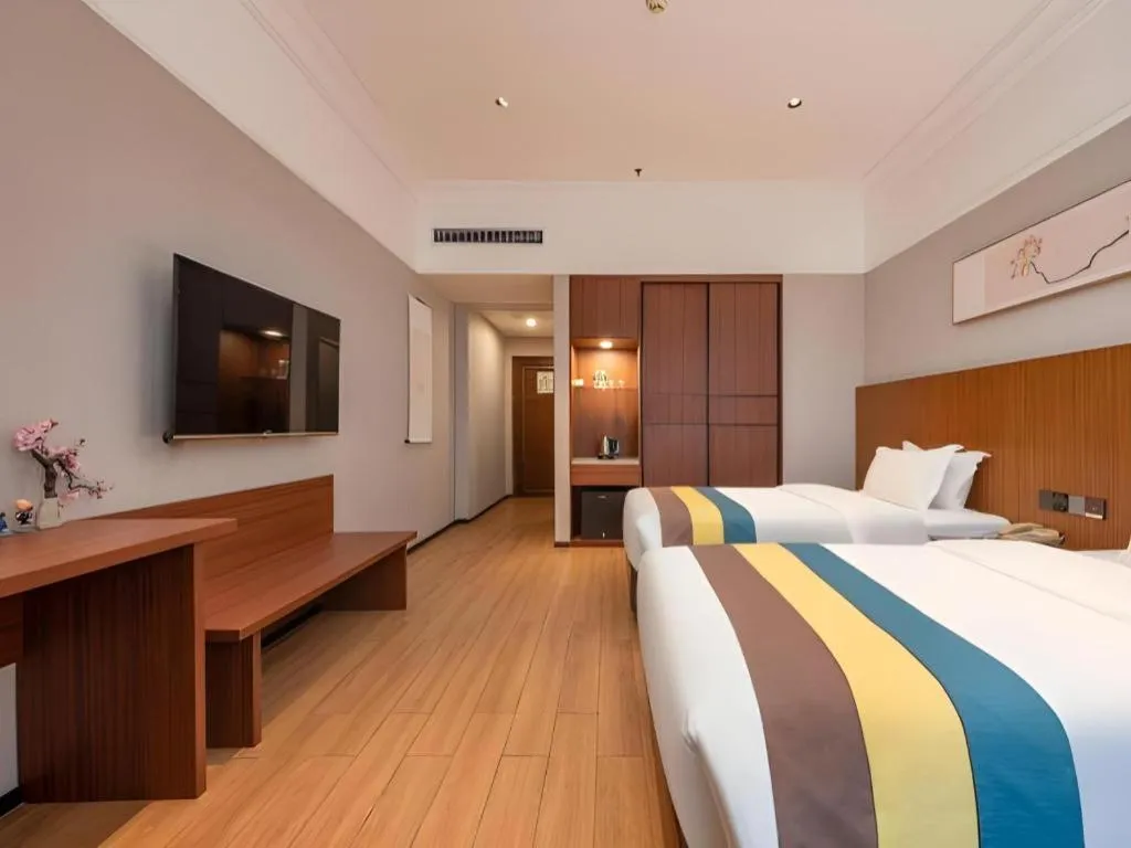 Bed in Carrianna Hotel