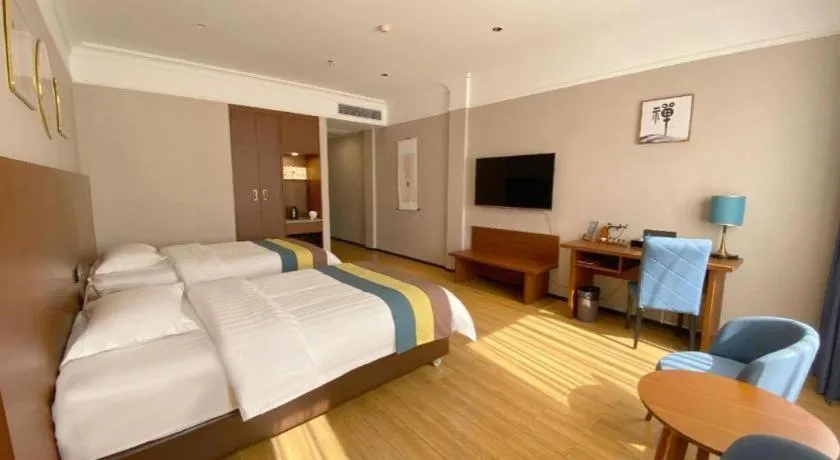 Bed in Carrianna Hotel