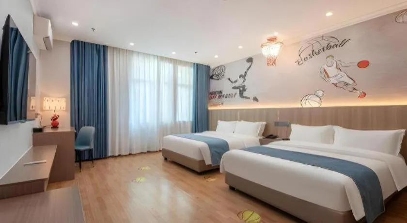 Bed in Carrianna Hotel