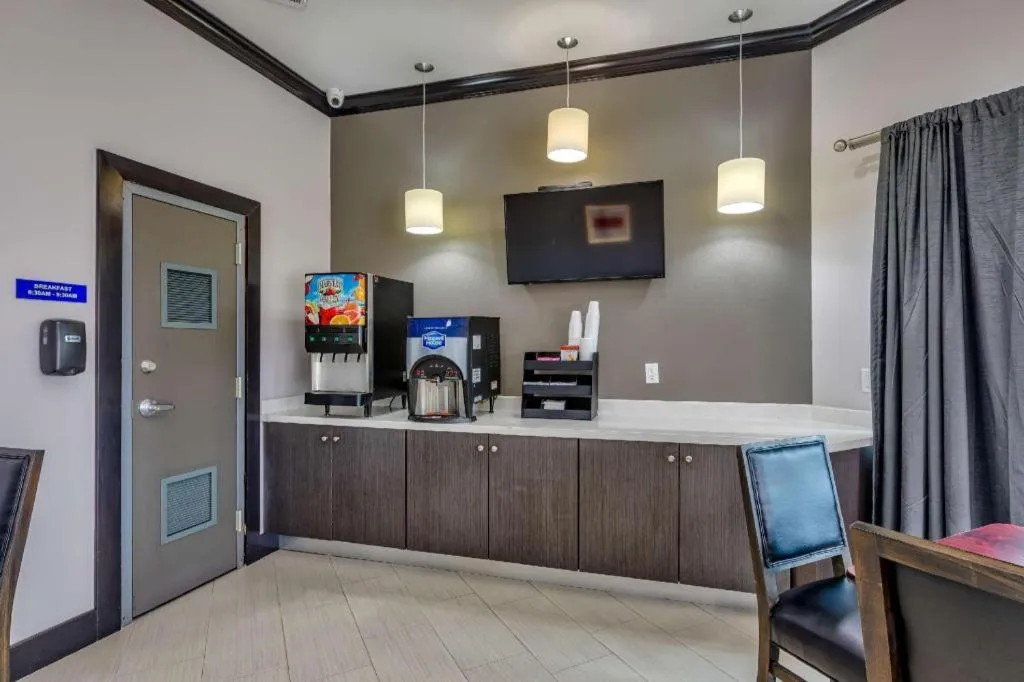 Americas Best Value Inn and Suites IAH Airport North