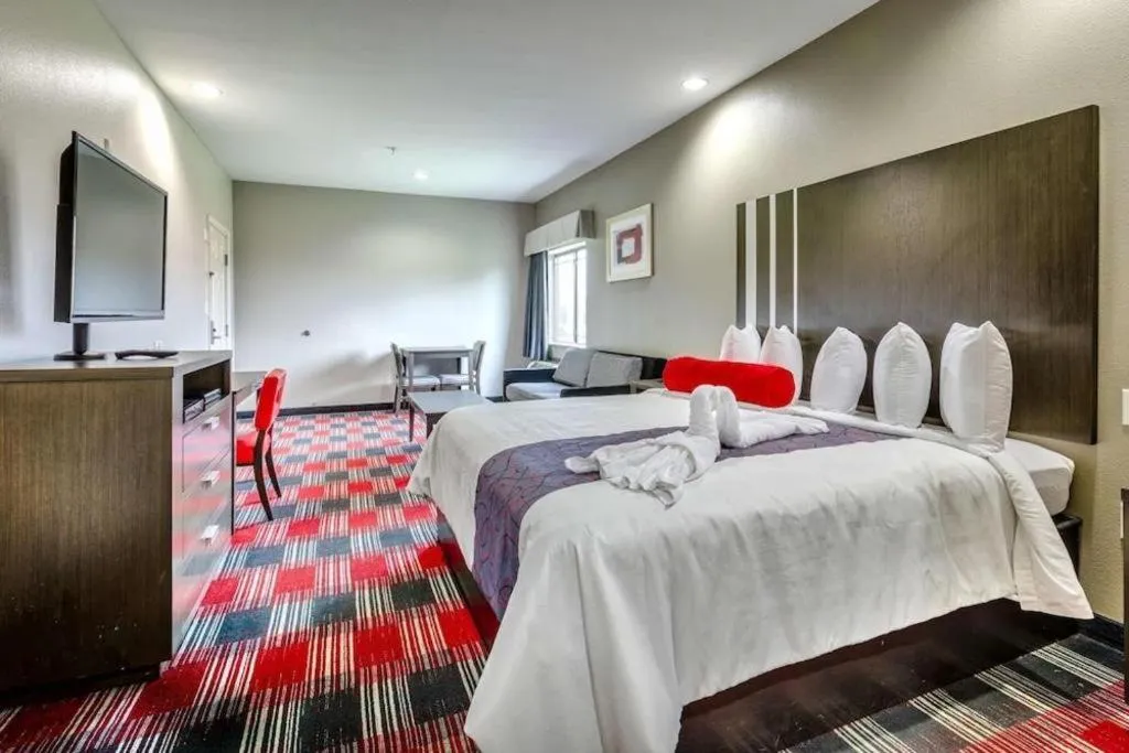 Bed in Americas Best Value Inn and Suites IAH Airport North