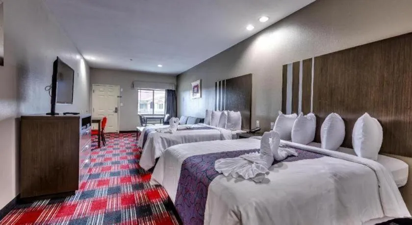 Bed in Americas Best Value Inn and Suites IAH Airport North