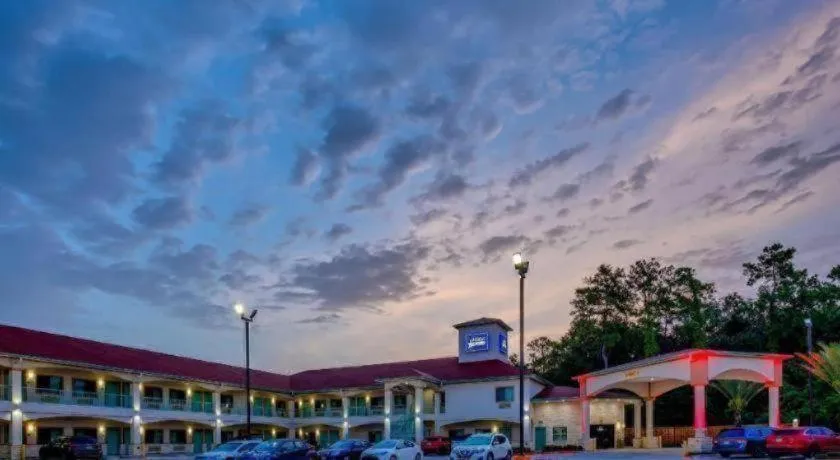 Americas Best Value Inn and Suites IAH Airport North