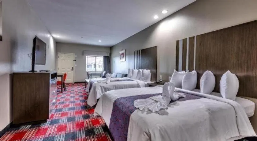 Bed in Americas Best Value Inn and Suites IAH Airport North