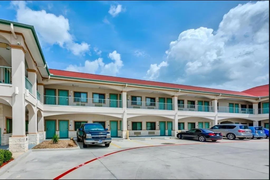 Americas Best Value Inn and Suites IAH Airport North