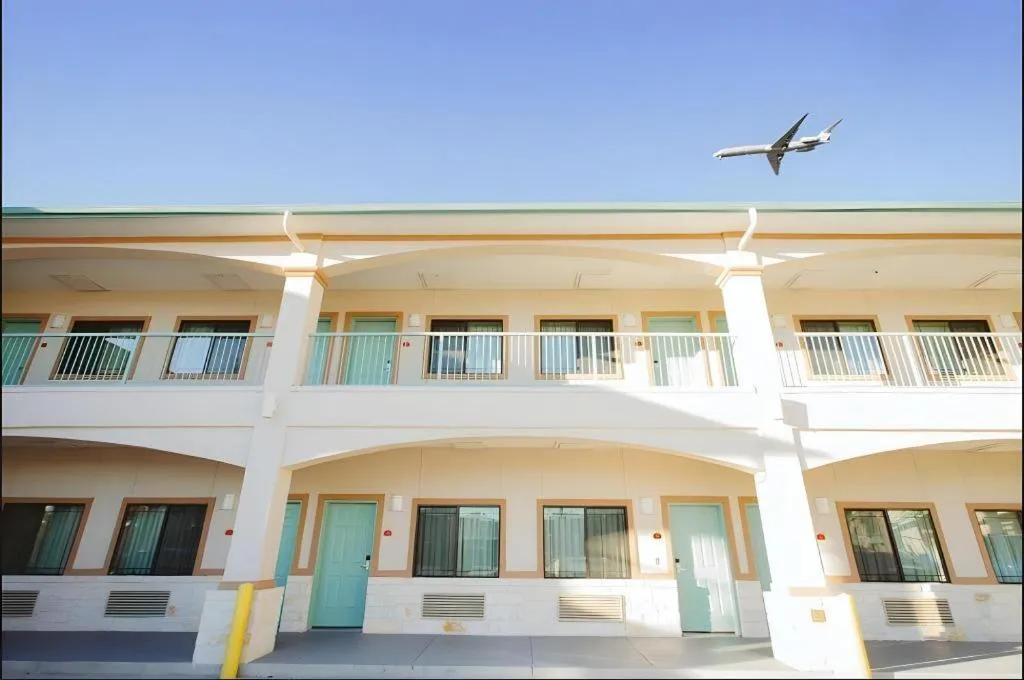 Americas Best Value Inn and Suites IAH Airport North