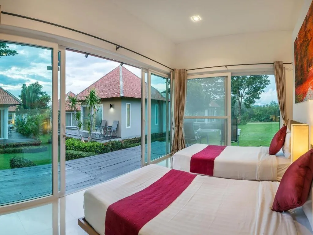 Bed in Lucerne Villa Resort