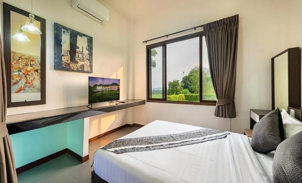 Bed in Lucerne Villa Resort