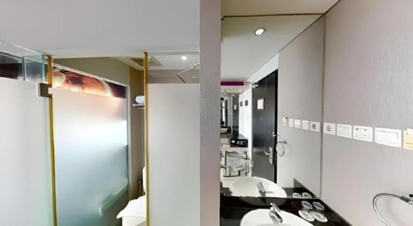 G Suites Hotel By AMITHYA