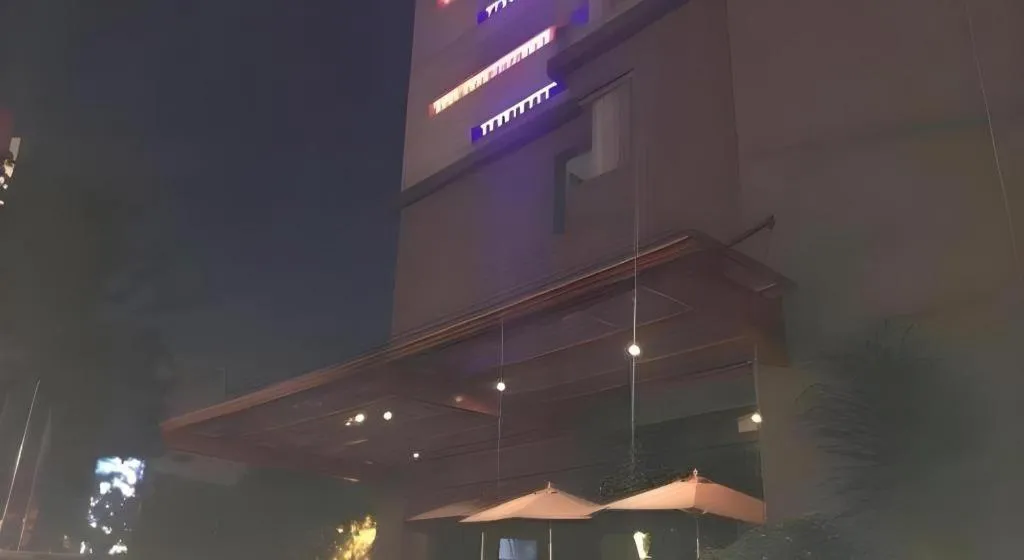 G Suites Hotel By AMITHYA