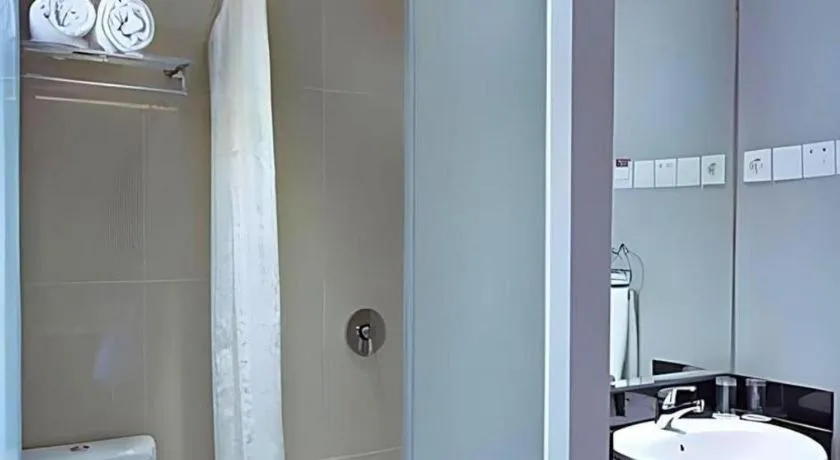 G Suites Hotel By AMITHYA