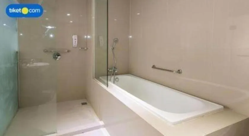 G Suites Hotel By AMITHYA