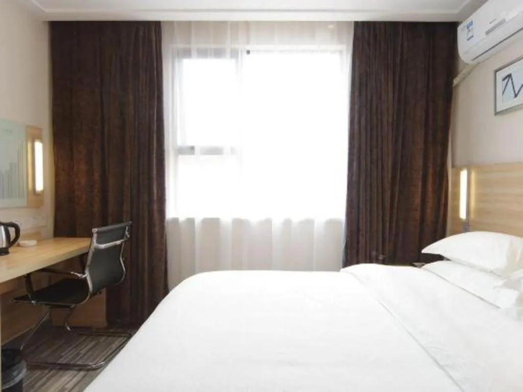 Bed in City Comfort Inn Xiangyang Railway Station