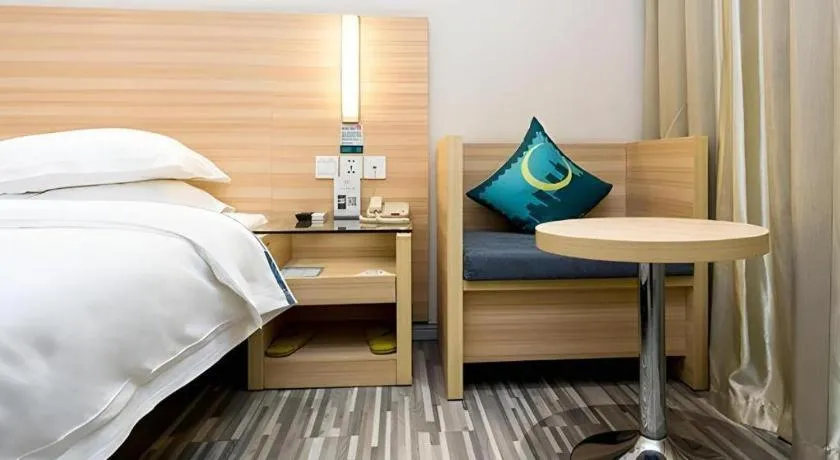 Bed in City Comfort Inn Xiangyang Railway Station