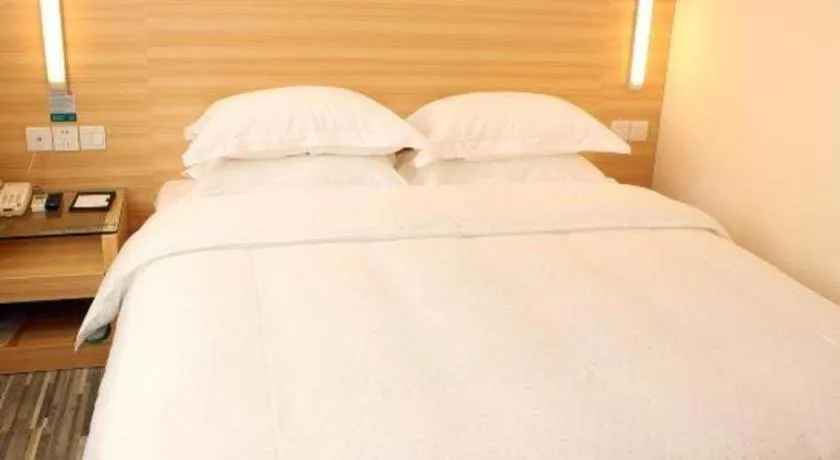 Bed in City Comfort Inn Xiangyang Railway Station