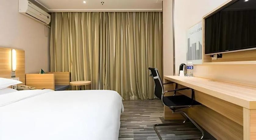 Bed in City Comfort Inn Xiangyang Railway Station