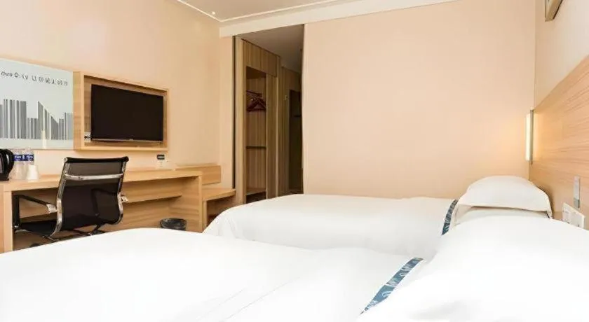 Bed in City Comfort Inn Xiangyang Railway Station